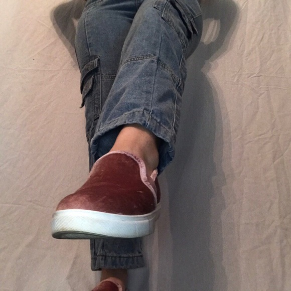 Pink Velvet Steve Madden Slip Ons - Picture 2 of 3